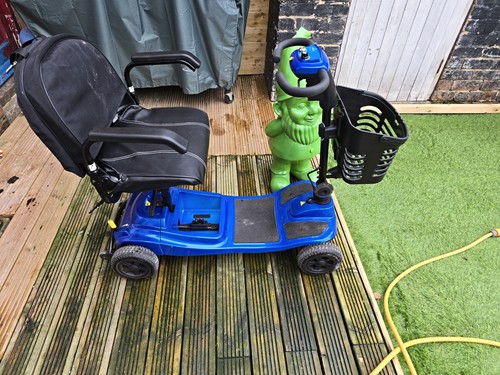 Blue wheel mobility scooter - 4-wheel,